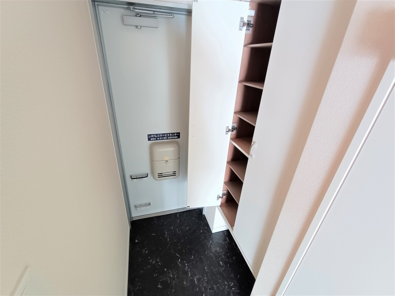 レオネクストさくら 玄関