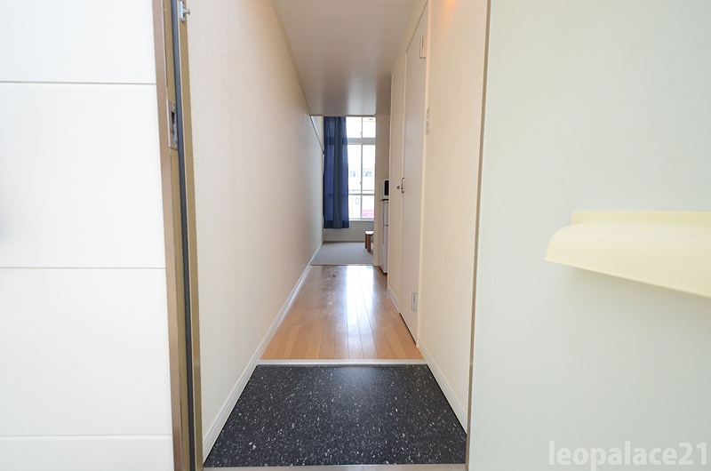 レオパレス小山 玄関