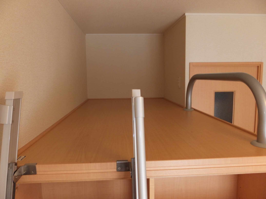 レオパレスプラスパＢ ベッドルーム