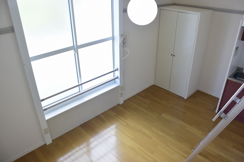 レオパレス上野西 リビング