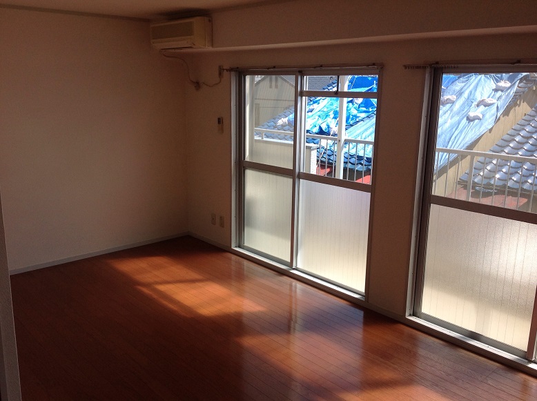 レオパレス康徳ハイツ リビング