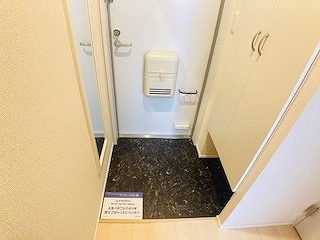 ミランダパキラ 玄関