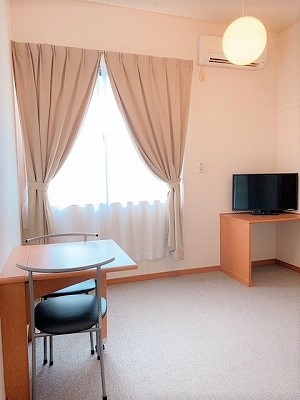 レオパレスブランシュヴァルⅢ リビング