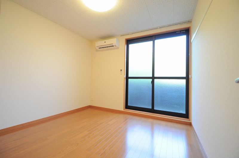 レオパレスドリームハイツ氷室 ベッドルーム