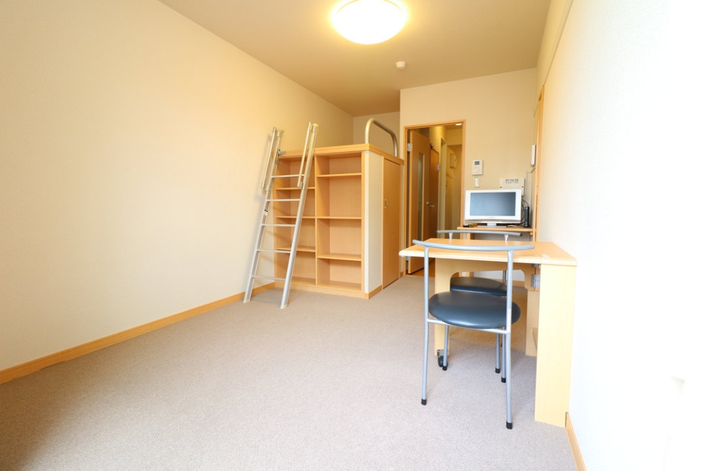 レオパレスグランドゥール リビング