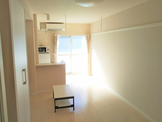 レオネクストルナ リビング