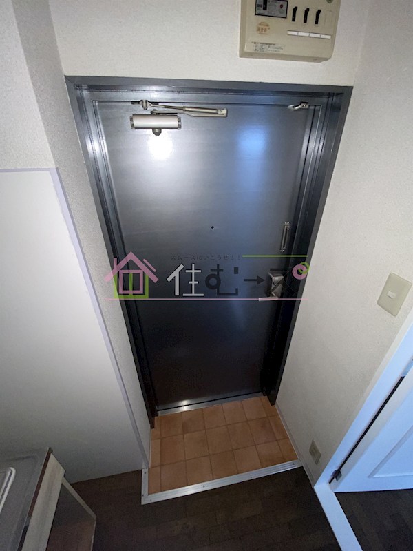 リヴァー住之江 玄関