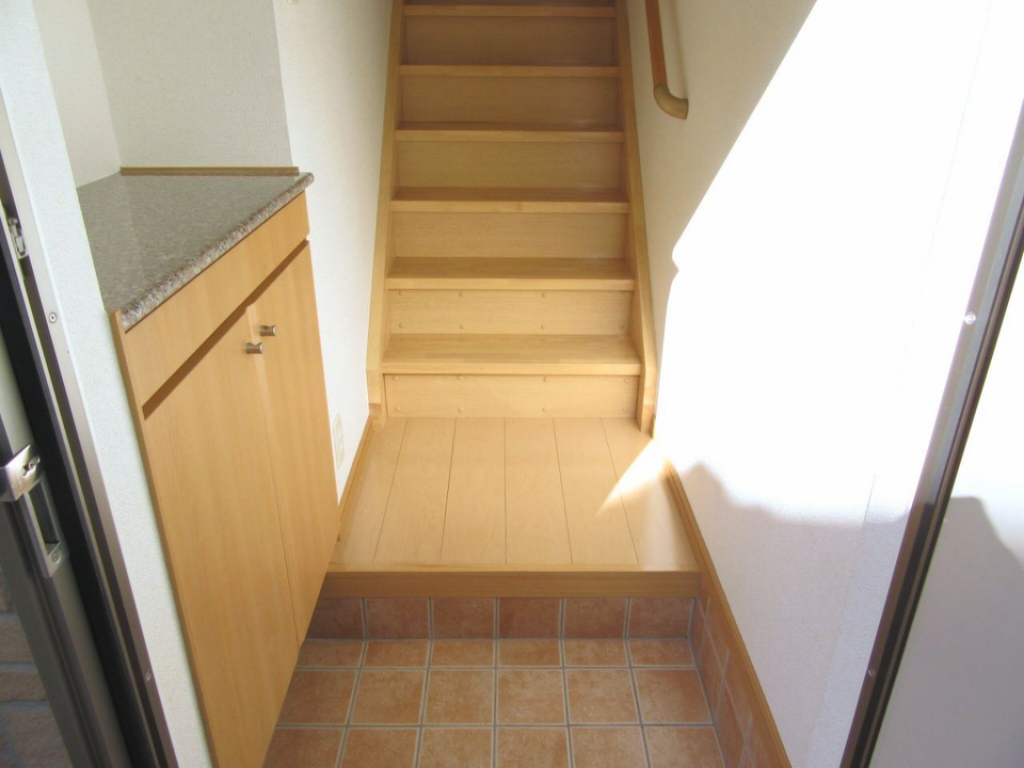 ジュネスコート 玄関