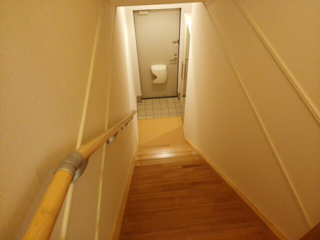 アロッジオ石津 玄関