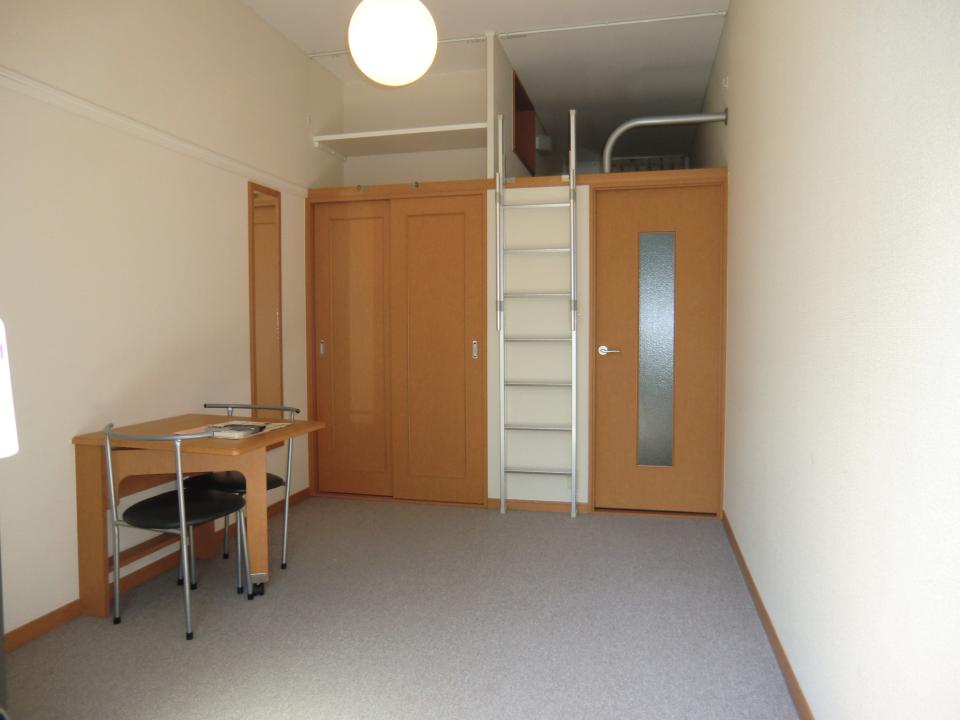 レオパレスみどり リビング