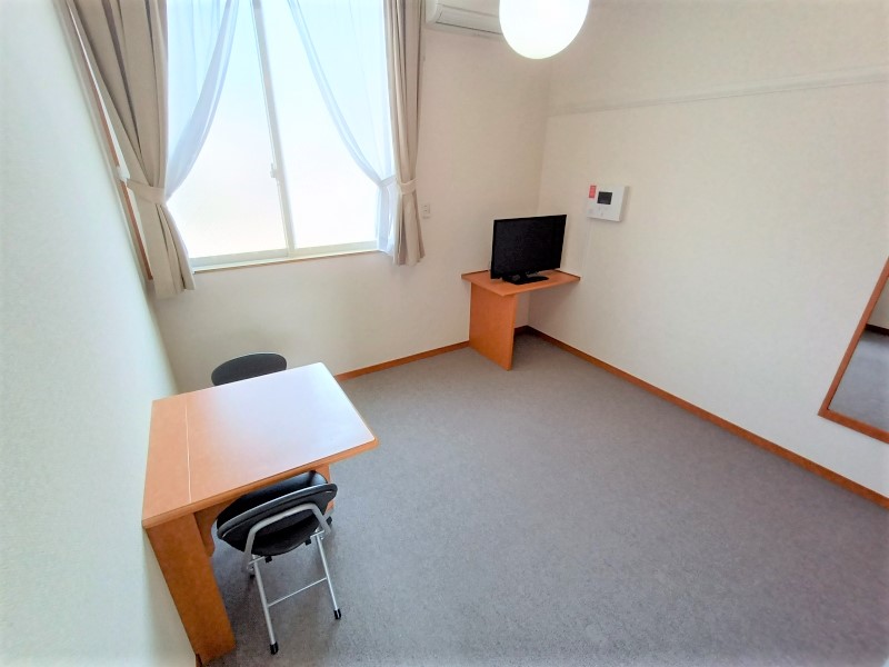 レオパレスマエダ リビング