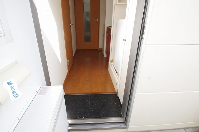 レオパレス東岸和田 玄関