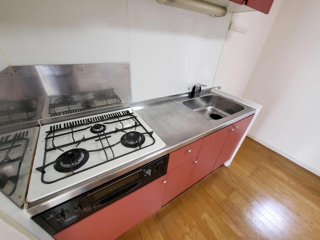 レオパレスイルリビエル キッチン