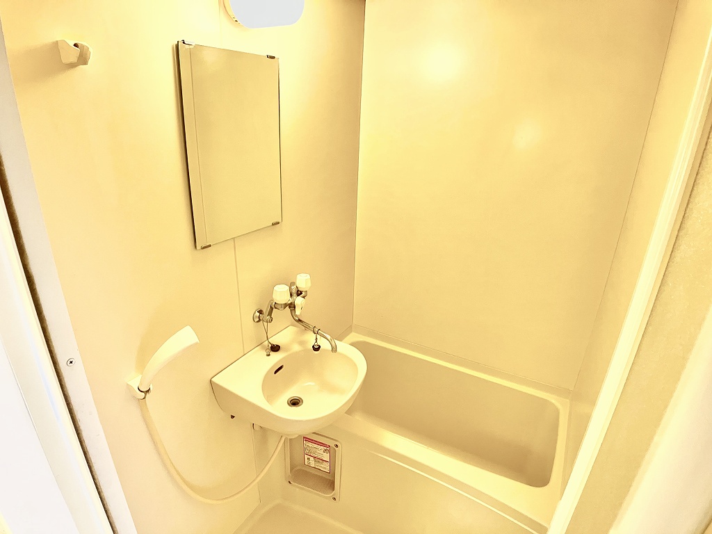 レオパレス花つるみ 風呂画像