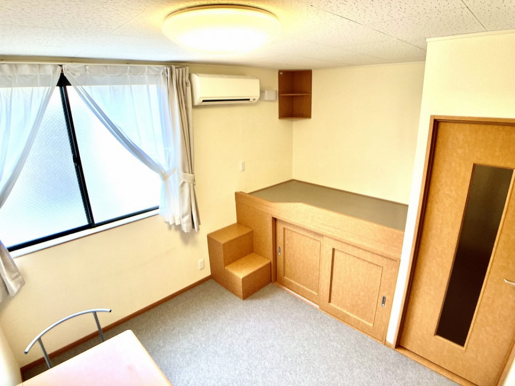 レオパレスおつかれさま ベッドルーム