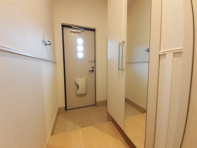 シェーネ　茂 玄関