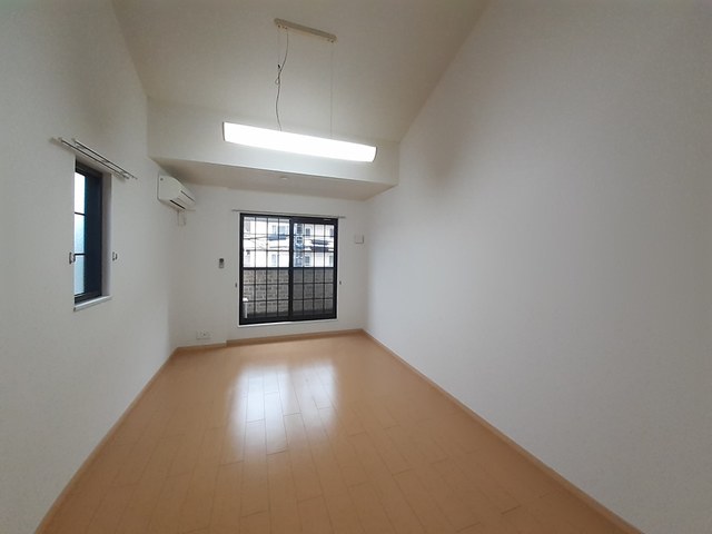 エンブレイス リビング