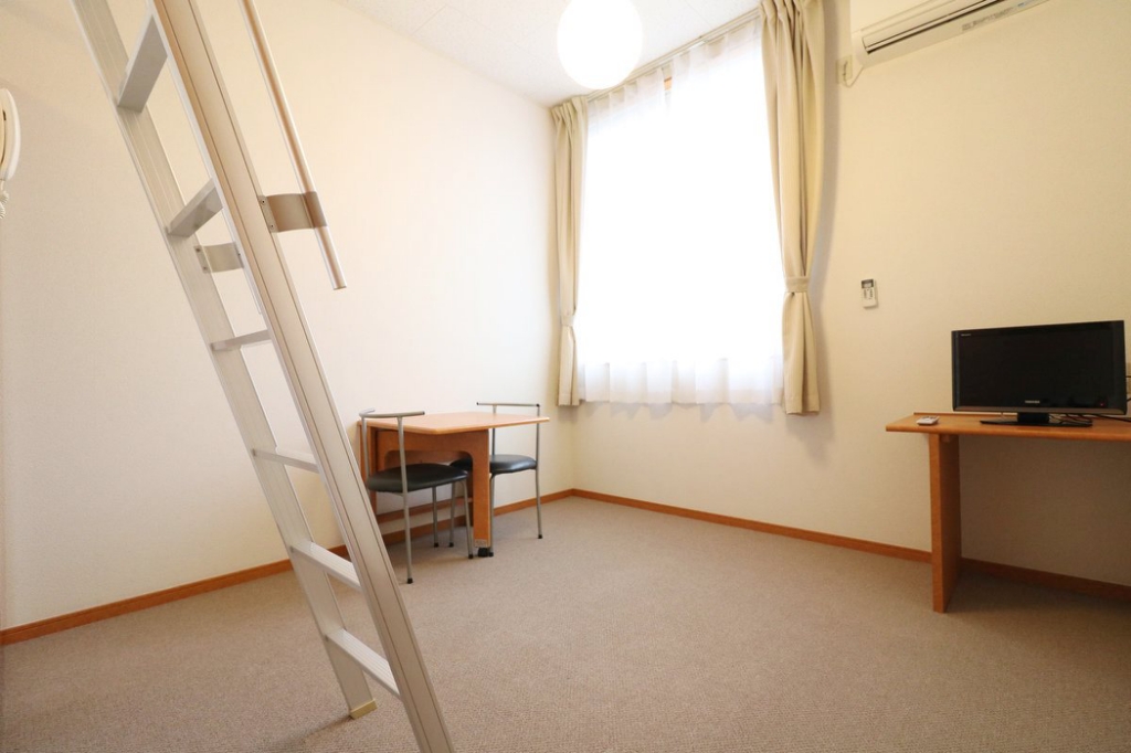 レオパレスＣＯＭＰＡＬ リビング