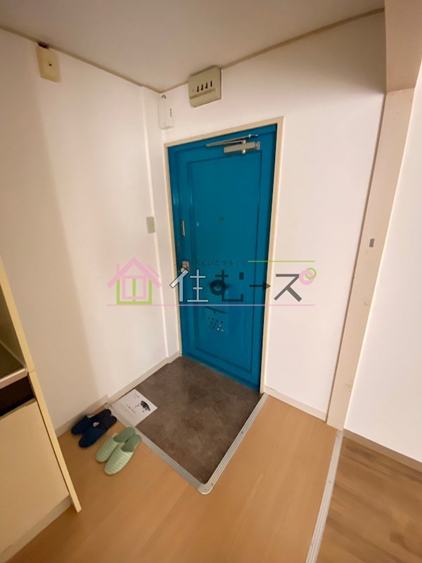 キューブ西加賀屋 玄関