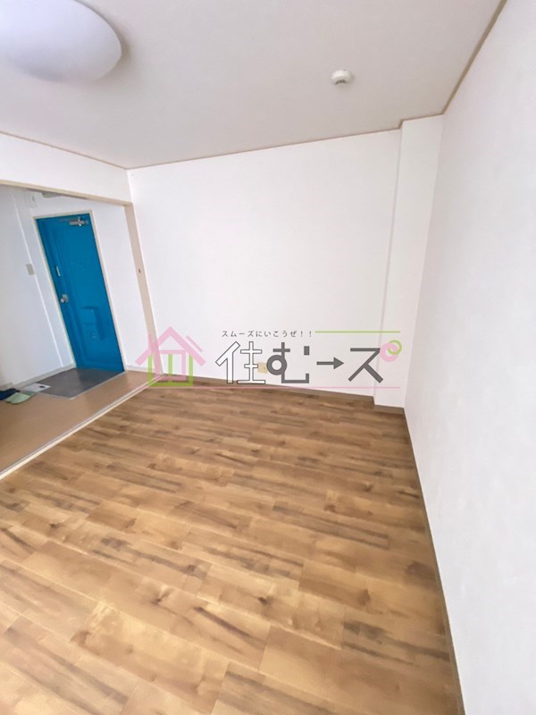 キューブ西加賀屋 リビング