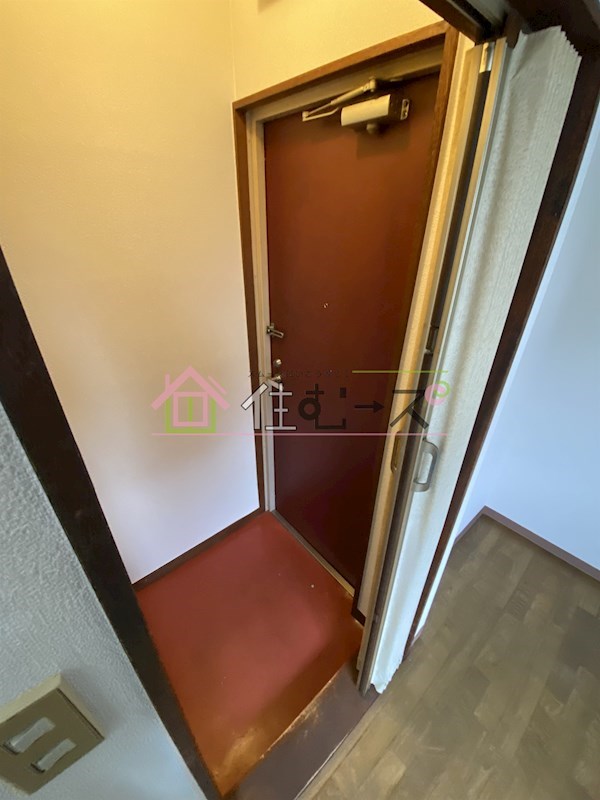 パレス丸岡 玄関