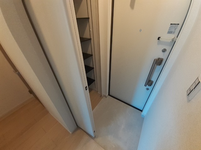 ハイツ若草 玄関