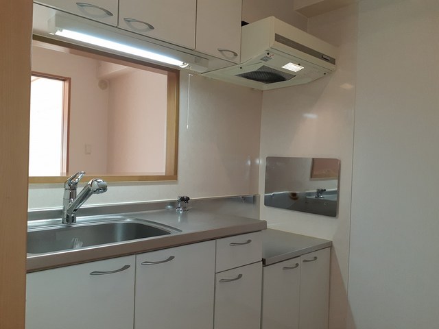 メゾン・フロールＩＭＡＫＵＢＯ キッチン