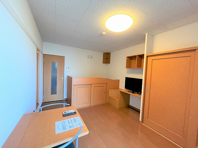 レオパレス泉南ウィロー リビング