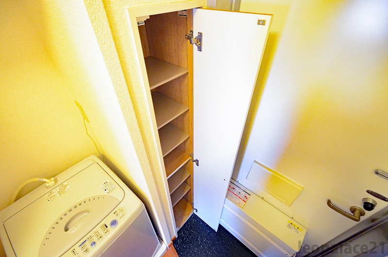 レオパレスビレック 玄関