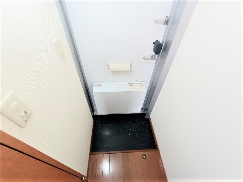 レオパレスカナール 玄関