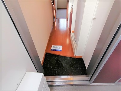 レオパレスグランプレジールⅢ 玄関