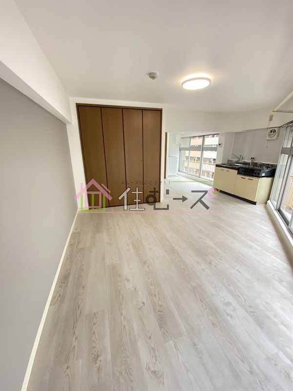 湊町ビル リビング