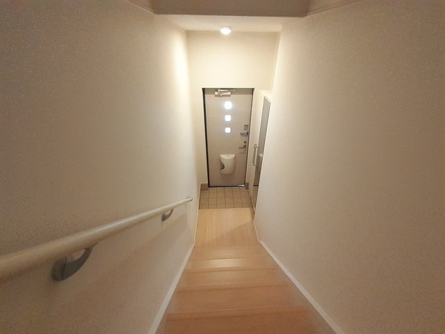 レジデンスひかり 玄関