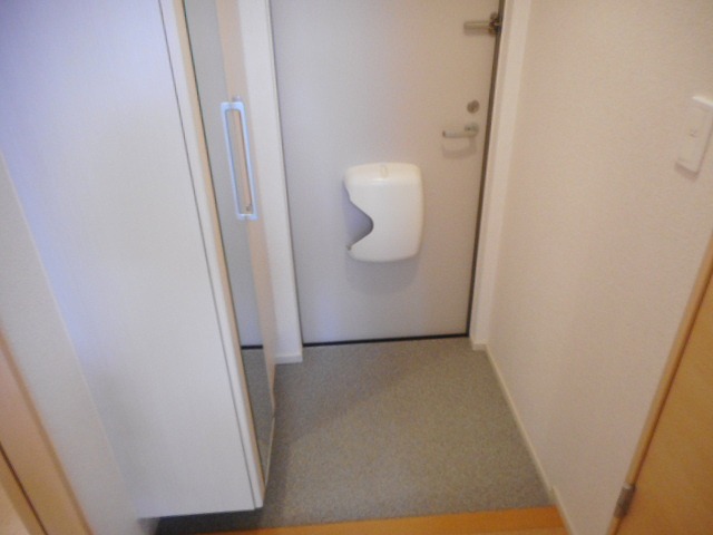 フルー　リール 玄関