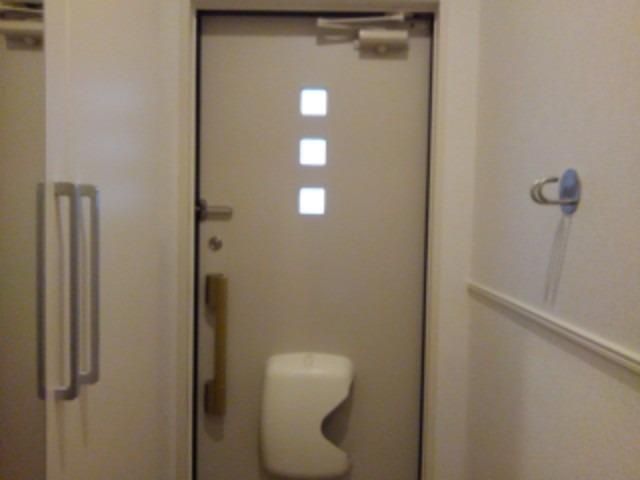 メゾン・ド・ユリー 玄関