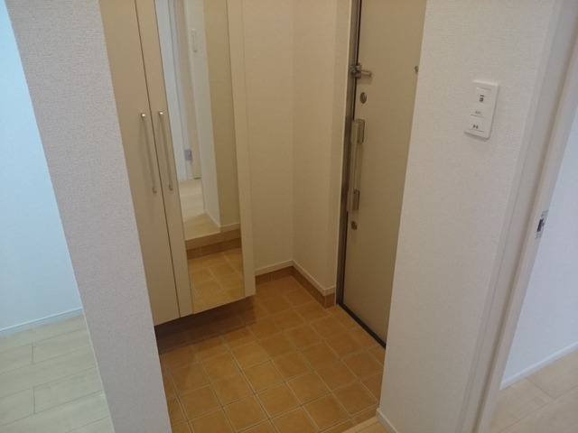 ラコリーヌ　アキラン 玄関