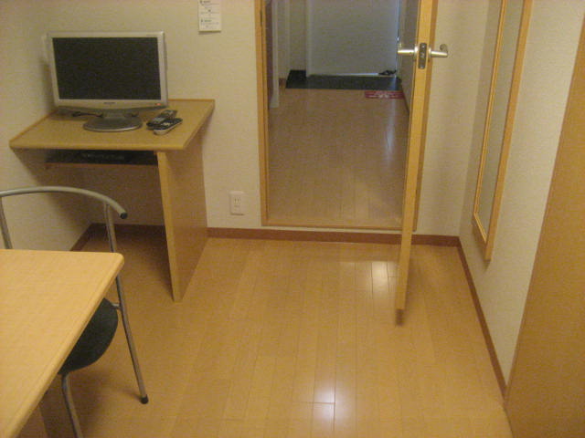 レオパレス道頓堀 リビング