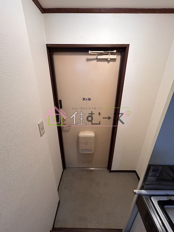 エムロード赤川 玄関