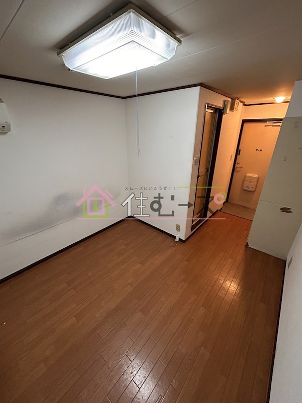 エムロード赤川 リビング