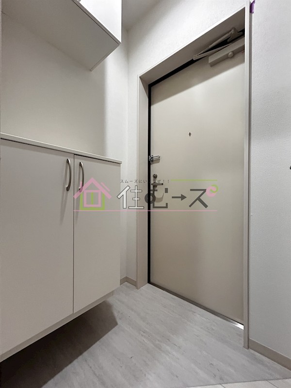 GRANDIR岸里 玄関