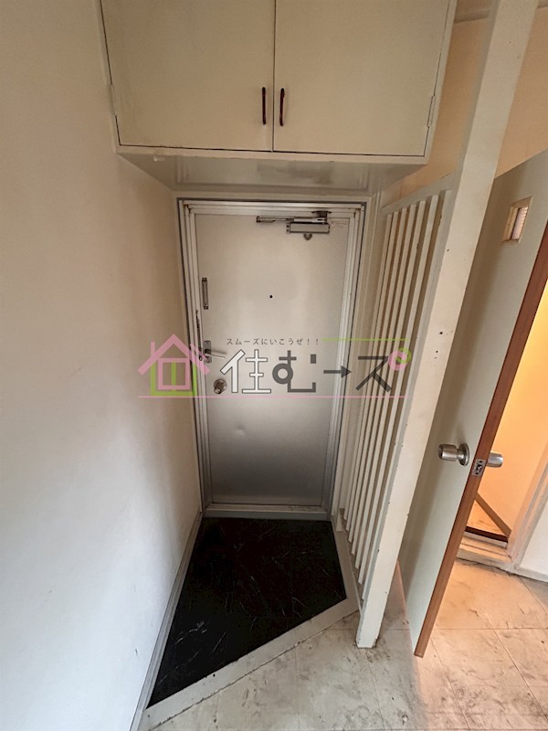 日建ハイツ 玄関