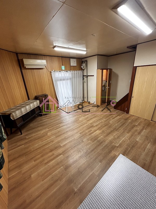 西成区梅南1丁目戸建 リビング