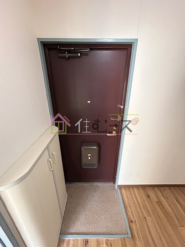 シャルマン清水 玄関