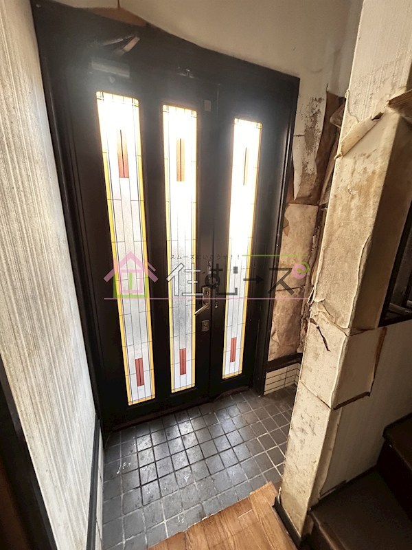 天下茶屋1丁目戸建 玄関