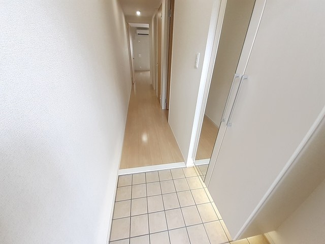 カーロ．アロッジオ 玄関