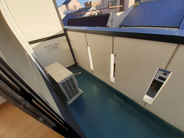 ヤワタヤ　ビルディング ベランダ