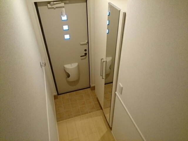 プラシード 玄関