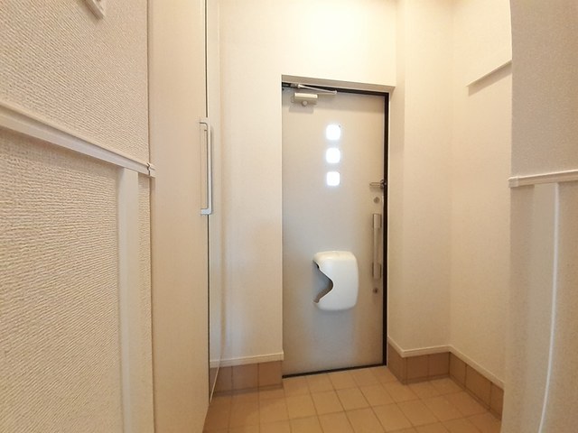 レジオンス阪杉 玄関