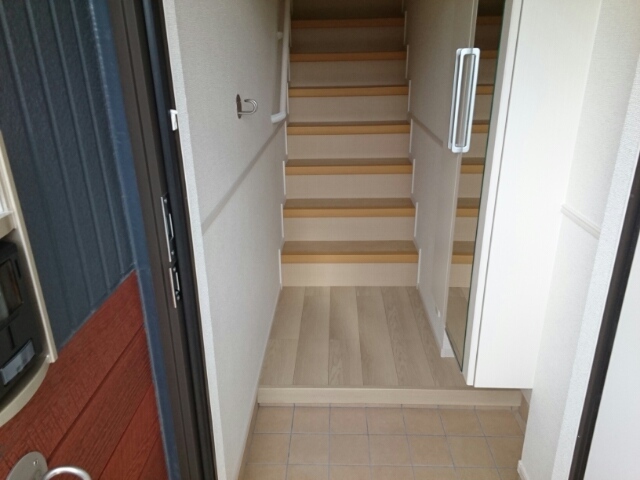 エレガント　オハナ 玄関