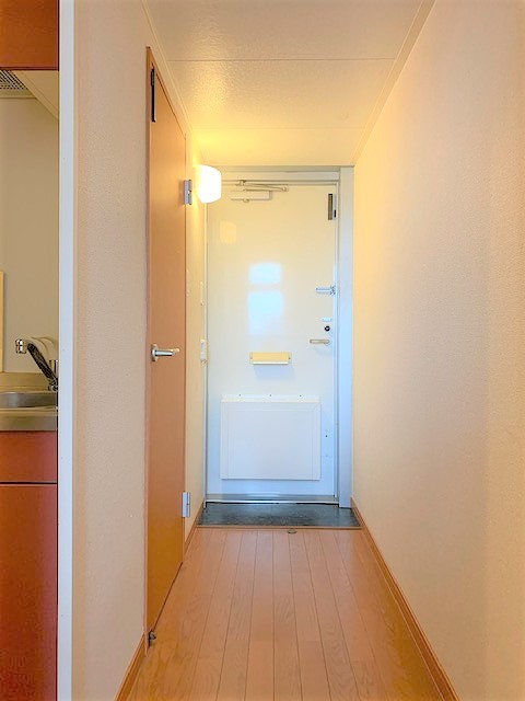 レオパレスみやび 玄関